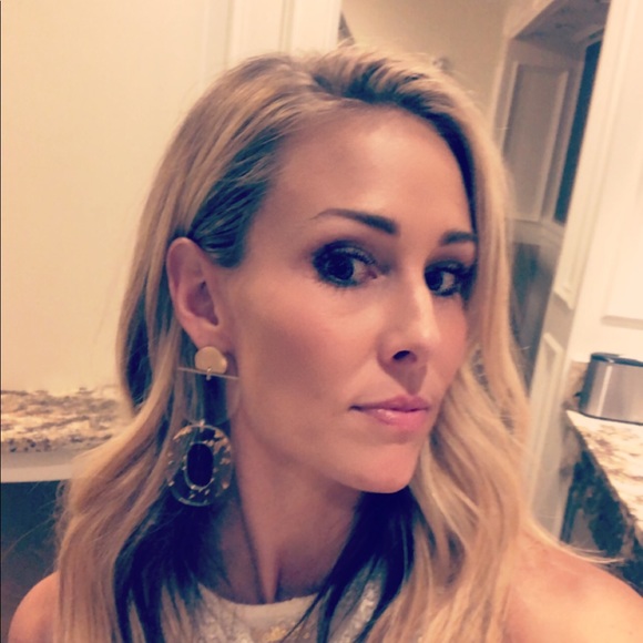 Meet your Posher, Heather - Picture 1 of 1